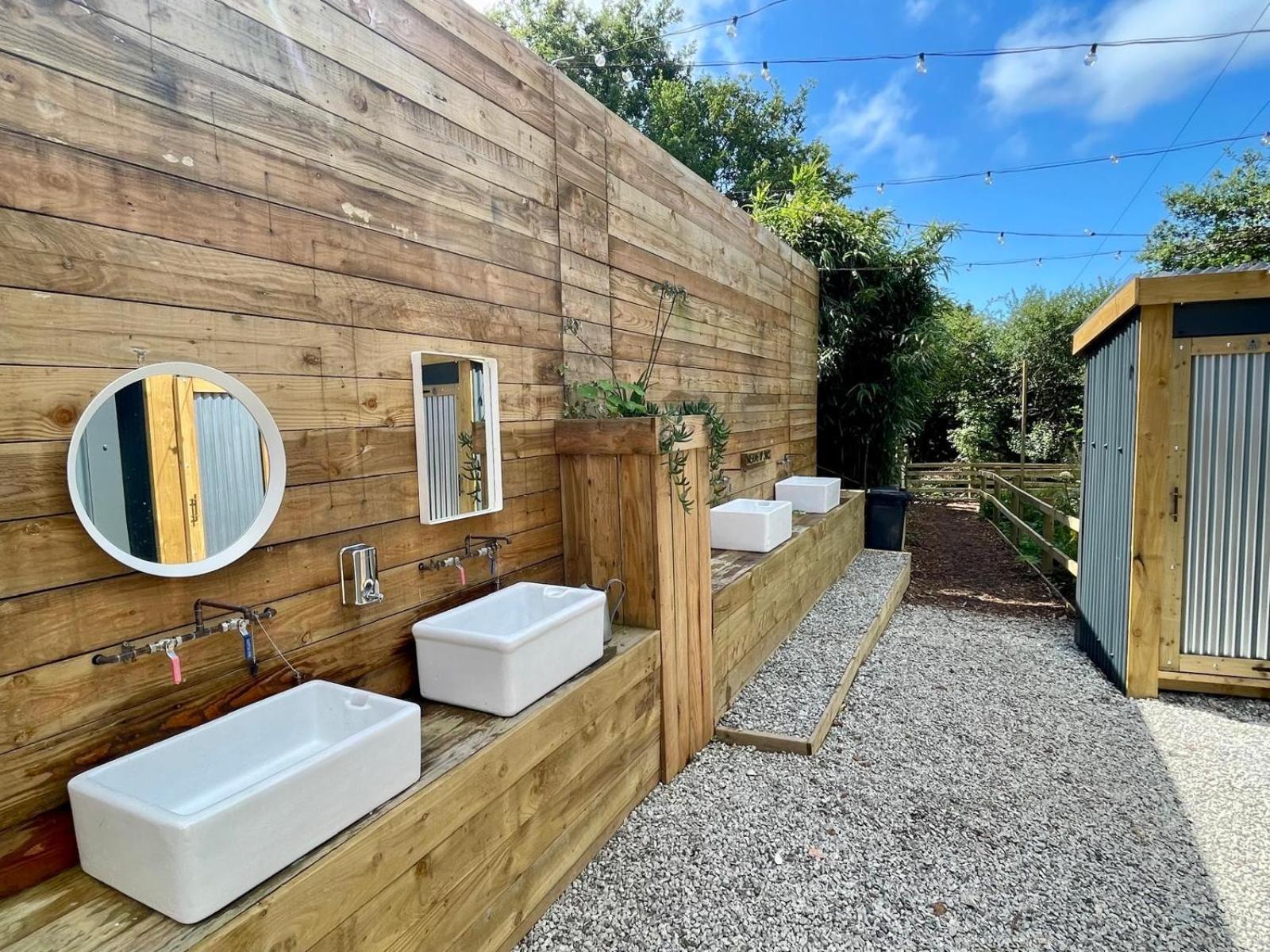 Lakeside Glamping Firecrest St Columb Major Eksteriør billede