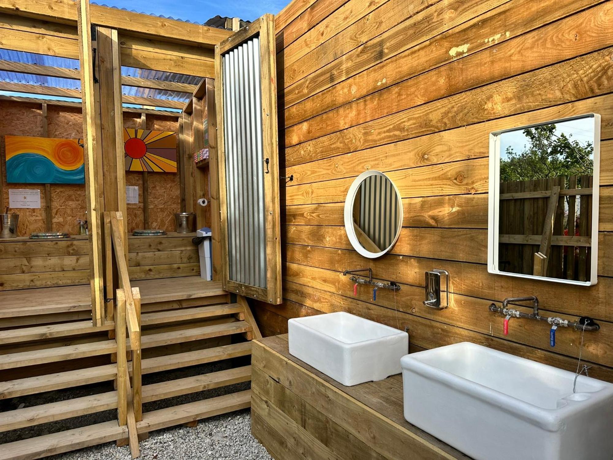 Lakeside Glamping Firecrest St Columb Major Eksteriør billede
