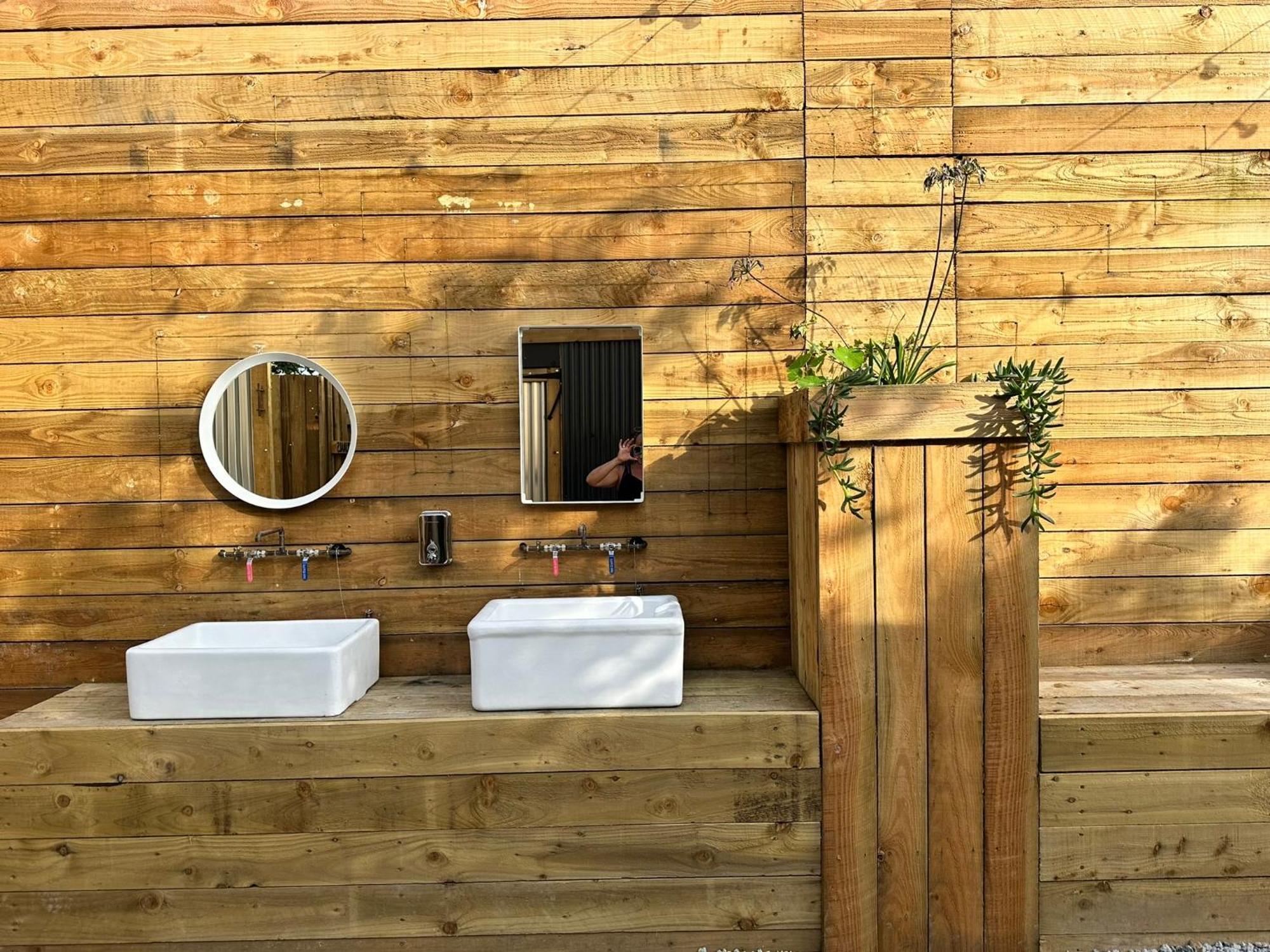 Lakeside Glamping Firecrest St Columb Major Eksteriør billede